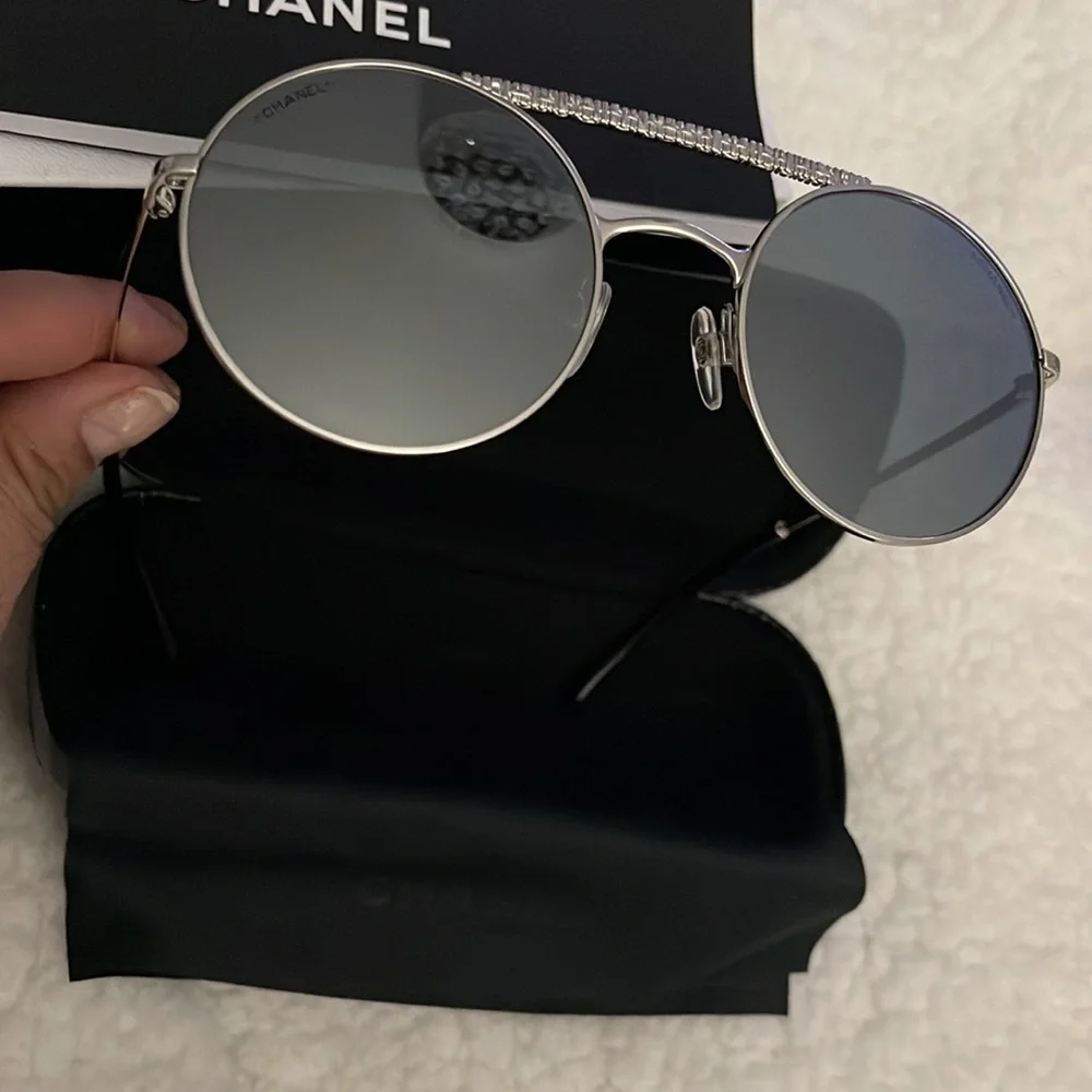 Chanel Sunglasses 100% Authentic beautiful